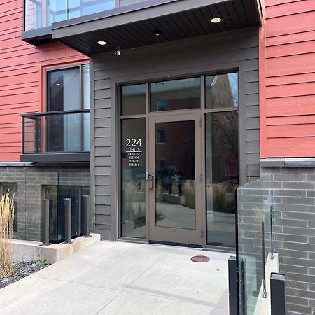 Modern Condo 210 Just Blocks From Lake Michigan Traverse City Bagian luar foto