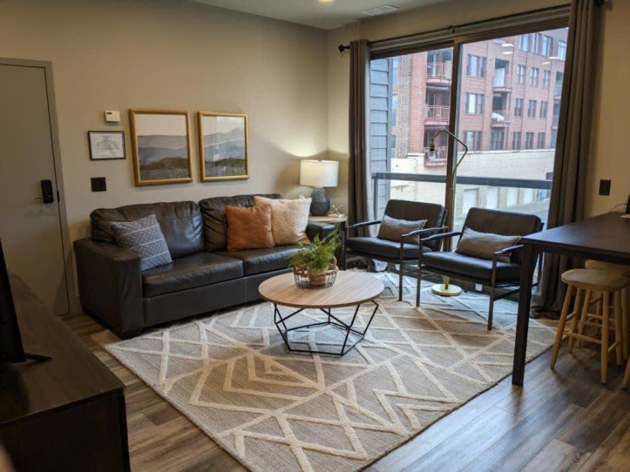 Modern Condo 210 Just Blocks From Lake Michigan Traverse City Bagian luar foto