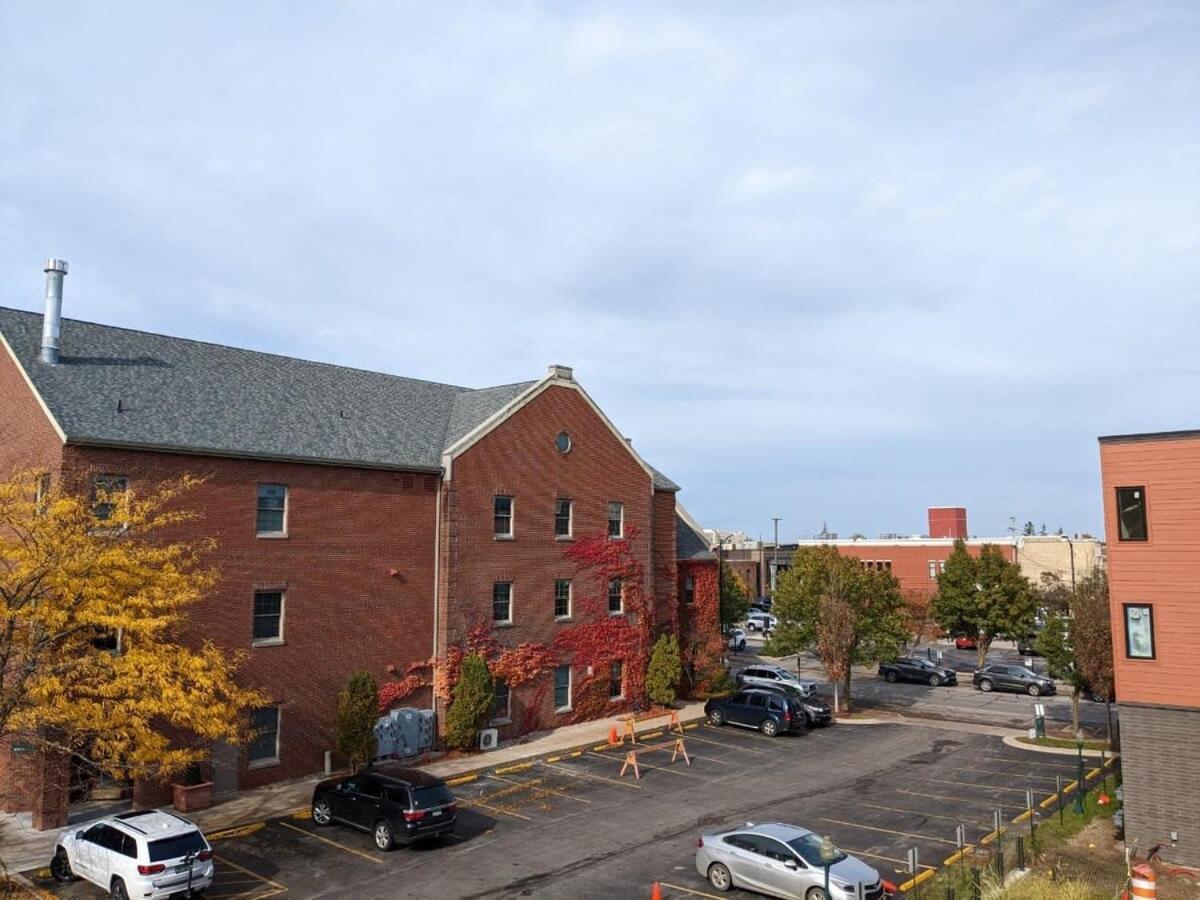 Modern Condo 210 Just Blocks From Lake Michigan Traverse City Bagian luar foto