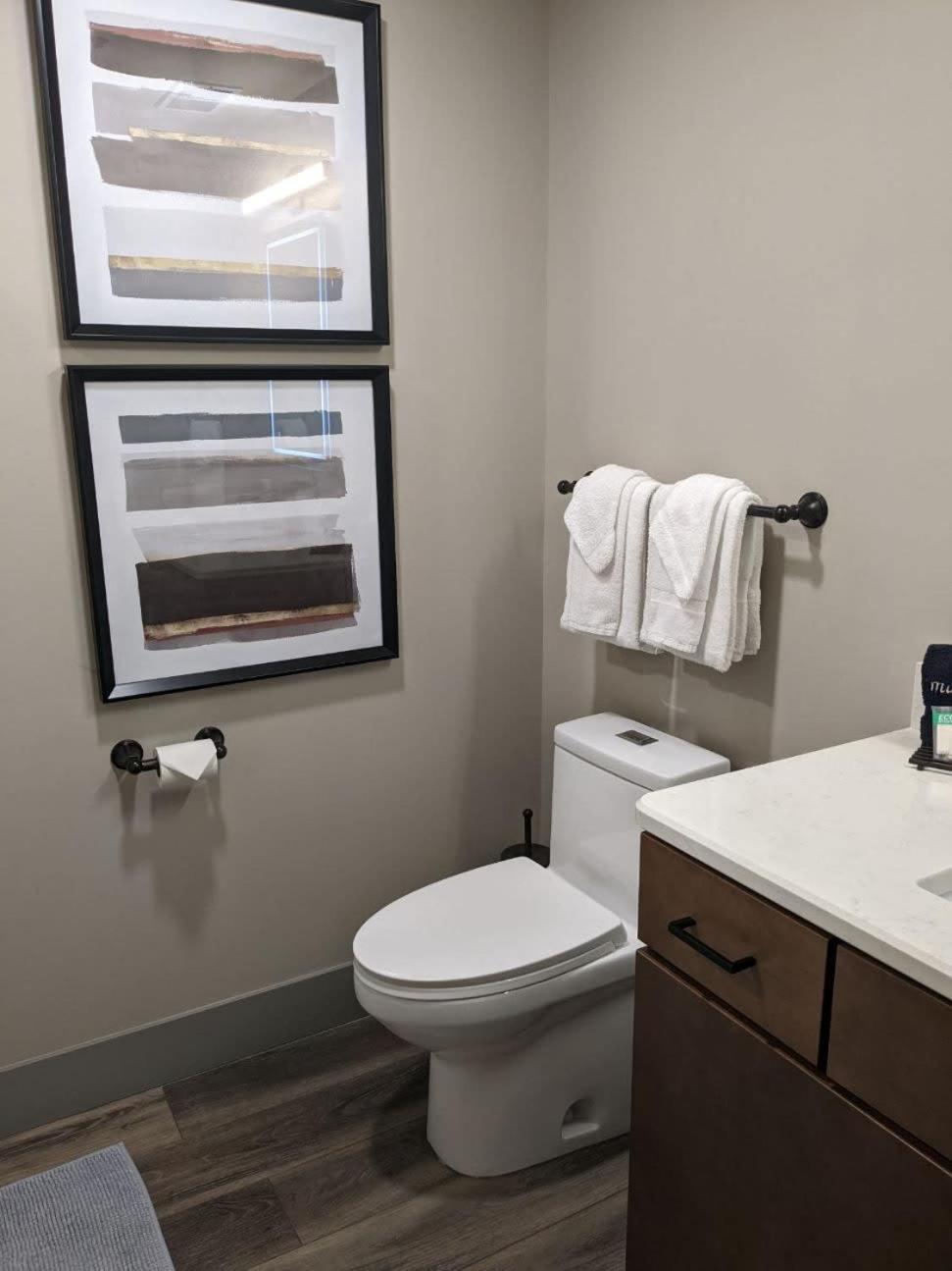 Modern Condo 210 Just Blocks From Lake Michigan Traverse City Bagian luar foto
