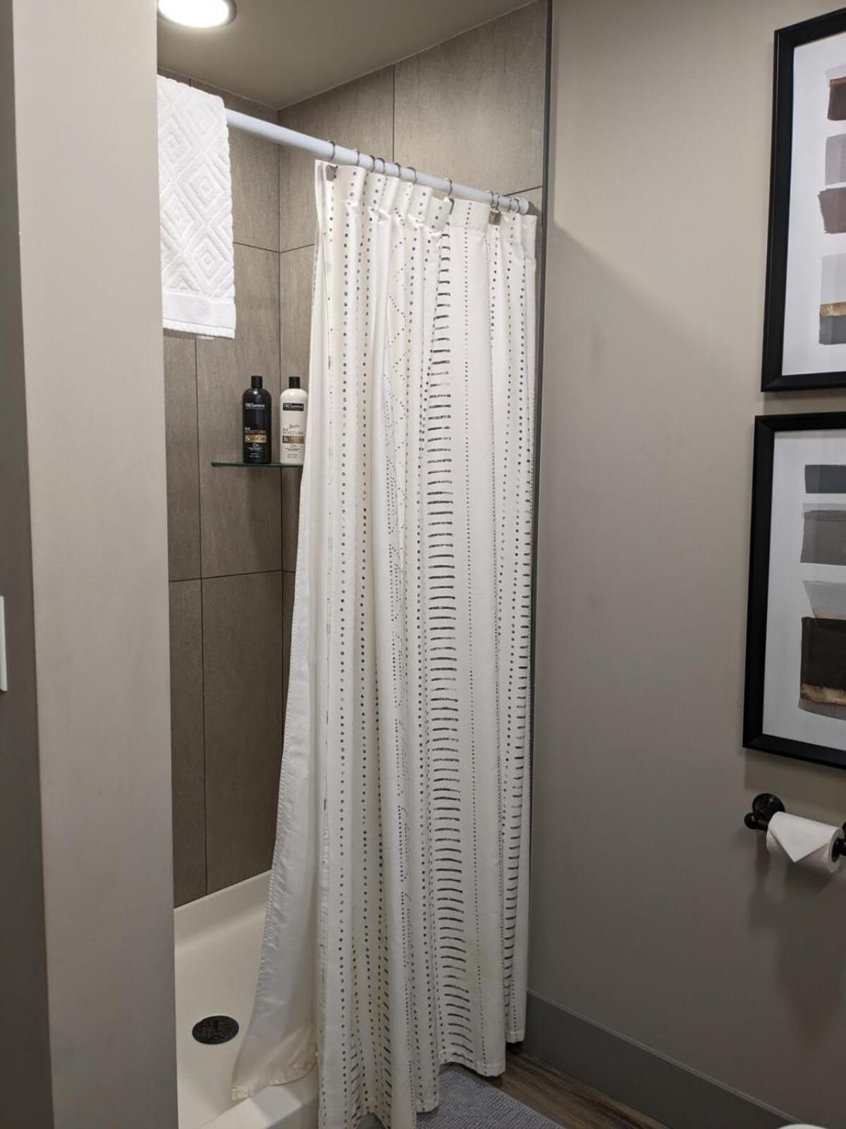Modern Condo 210 Just Blocks From Lake Michigan Traverse City Bagian luar foto